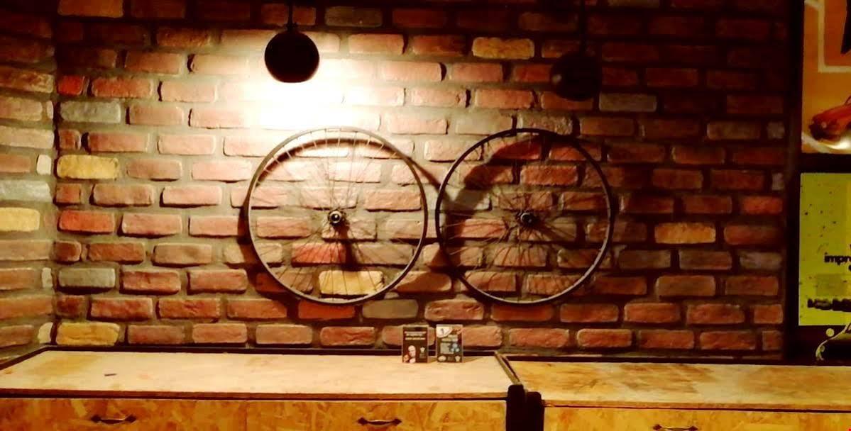 Voswos Garage Coffee Hotel Анталія Екстер'єр фото