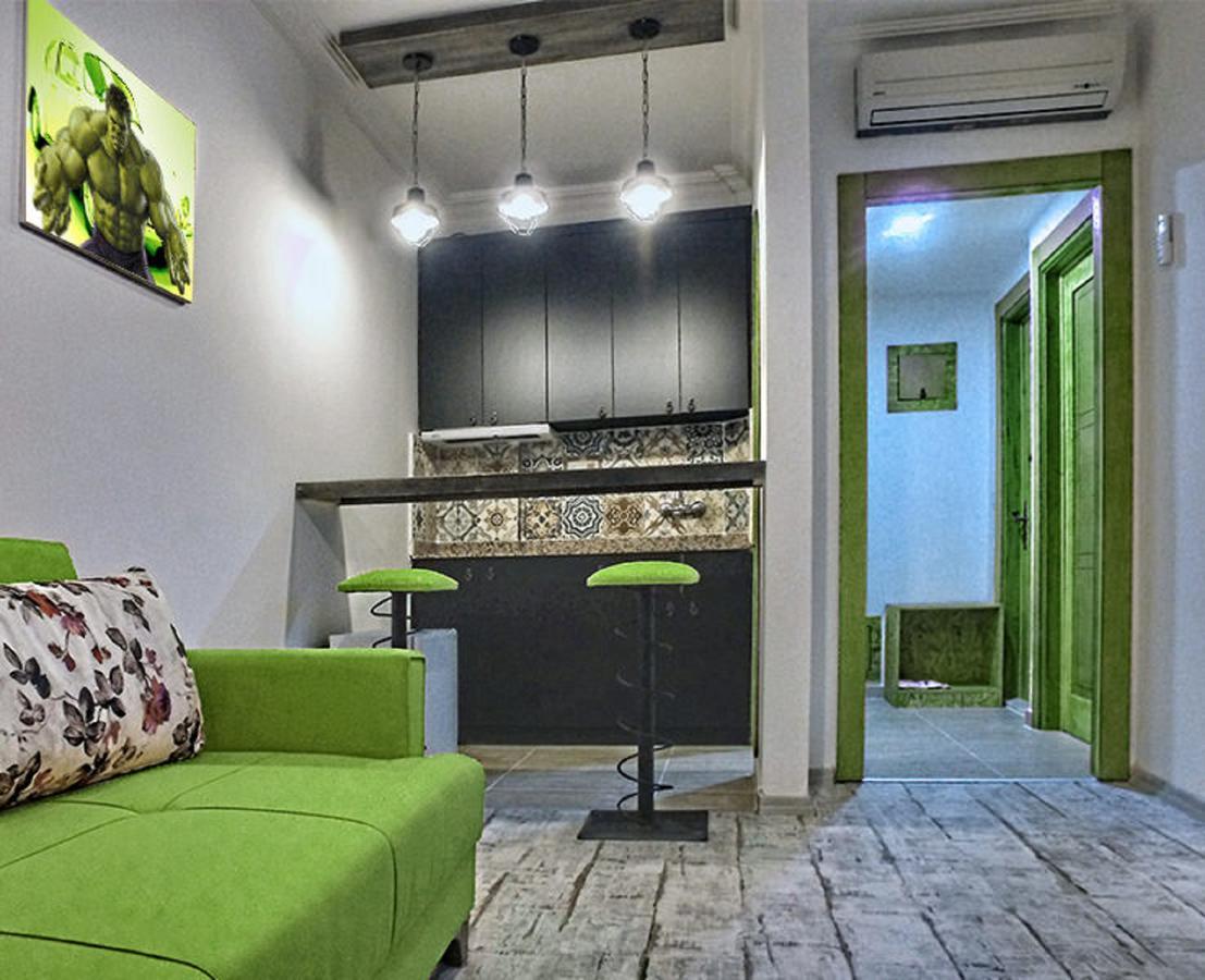 Voswos Garage Coffee Hotel Анталія Екстер'єр фото