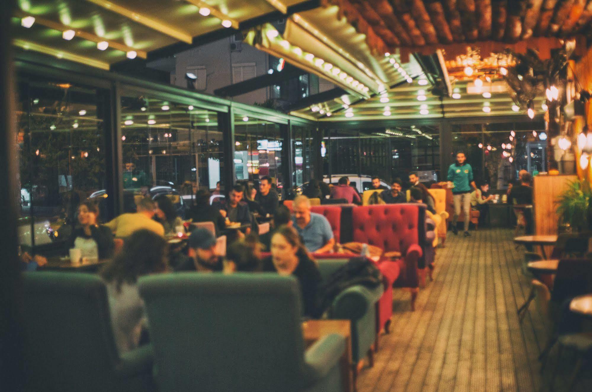 Voswos Garage Coffee Hotel Анталія Екстер'єр фото