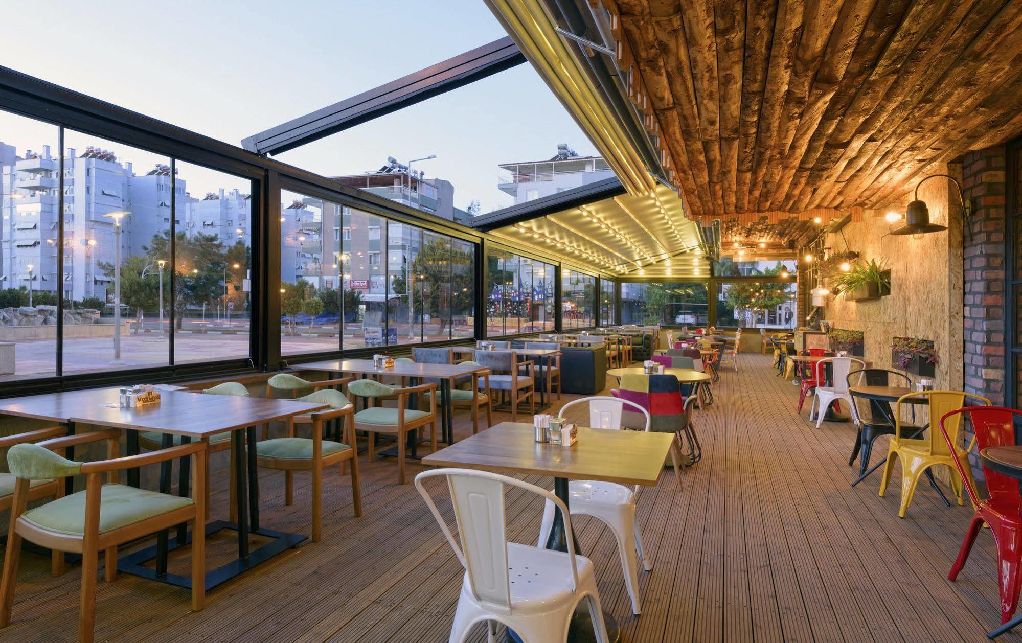 Voswos Garage Coffee Hotel Анталія Екстер'єр фото